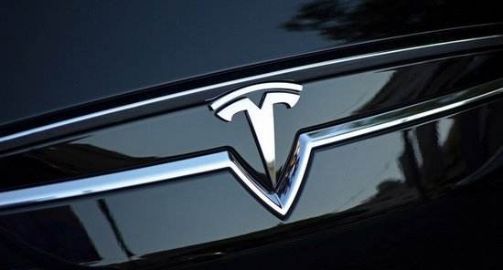 特斯拉 Model Y 标準續航版現身工信部，磷酸鐵锂版續航達 545km